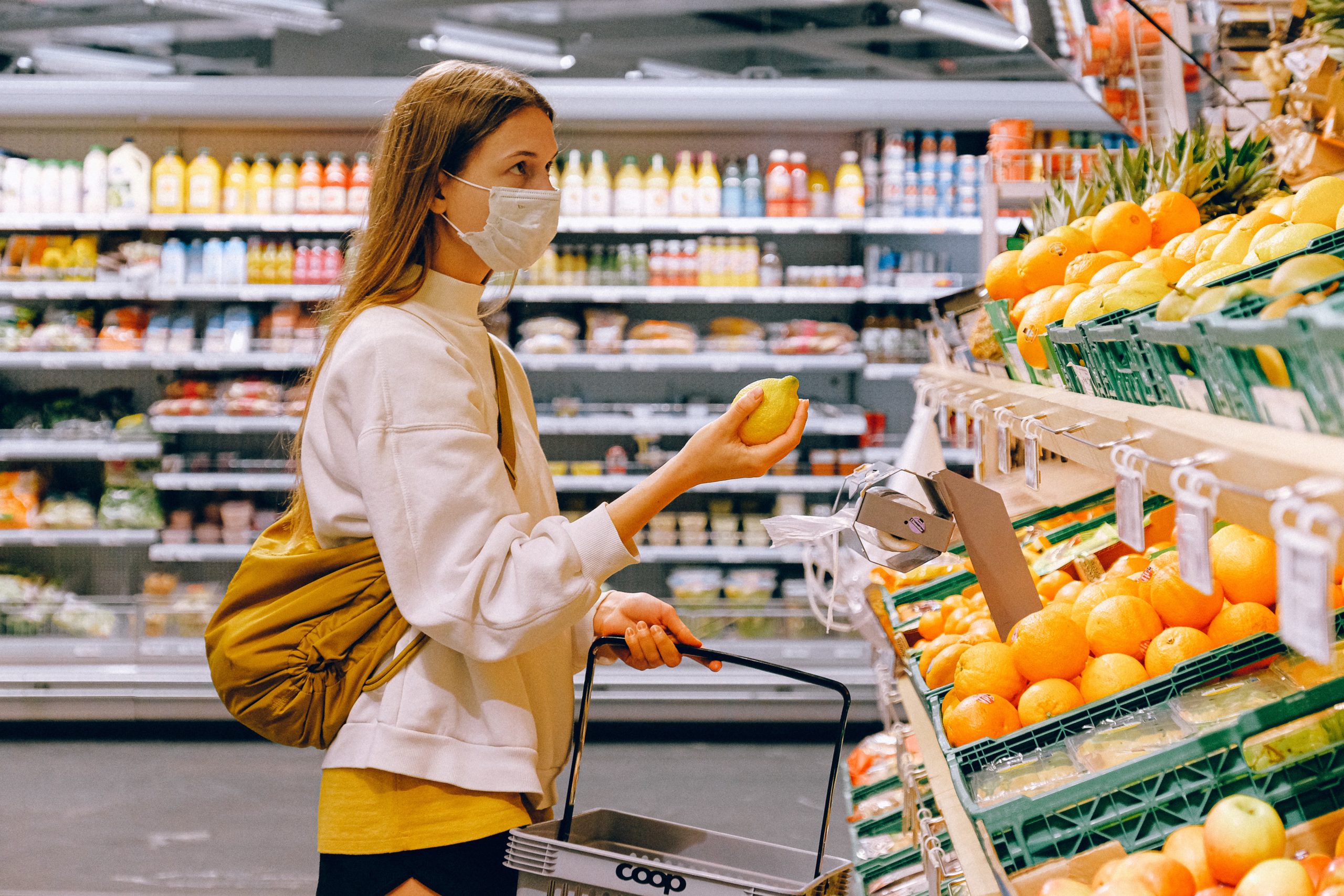 Covid 19 - Women in a supermarket